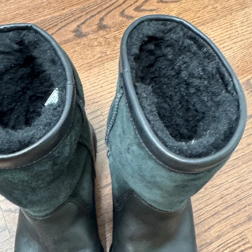 UGG Boots Brooks 5381 Womens Black 6 Leather & Suede Shearling Lined Lug Sole